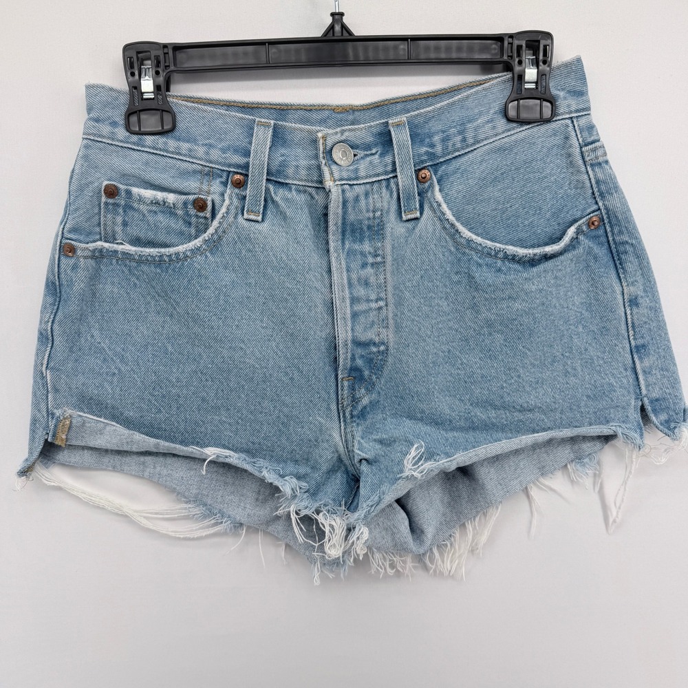 Levis Premium 501 Original Denim Shorts Light Wash Cut Off Button Fly W27 56327